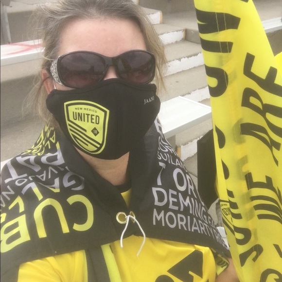 Meet your Posher, Maile - Picture 2 of 6